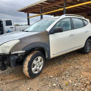 2015 NISSAN ROGUE (SOLD)